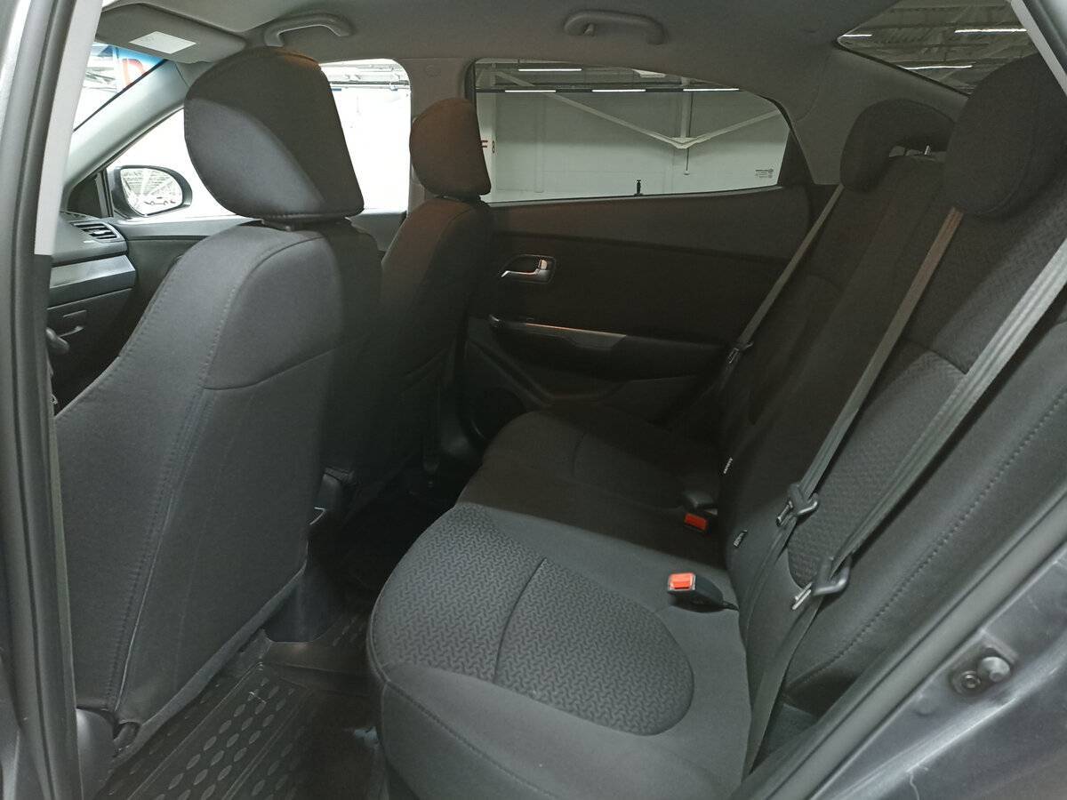 Kia Rio с пробегом — 2013 год. Фото: #11