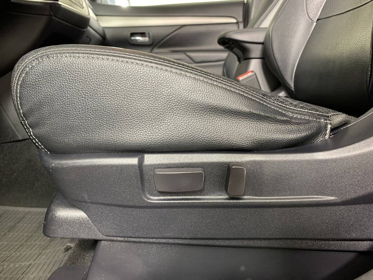 Mitsubishi Outlander с пробегом — 2013 год. Фото: #15