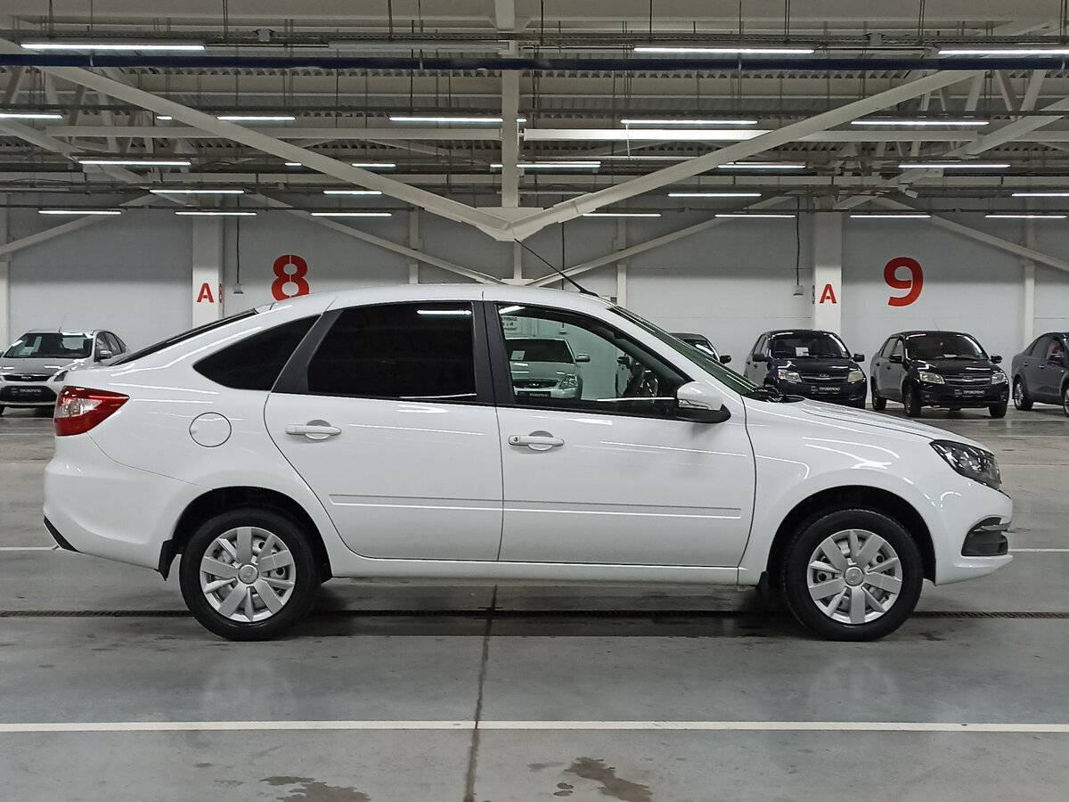 Lada (ВАЗ) Granta с пробегом — 2024 год. Фото: #3