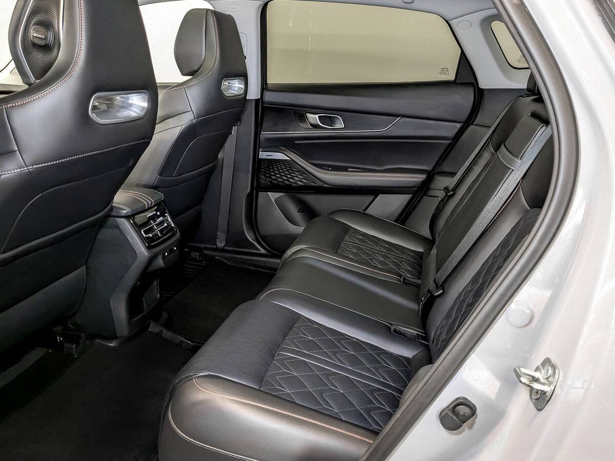 Changan UNI-K с пробегом — 2023 год. Фото: #11