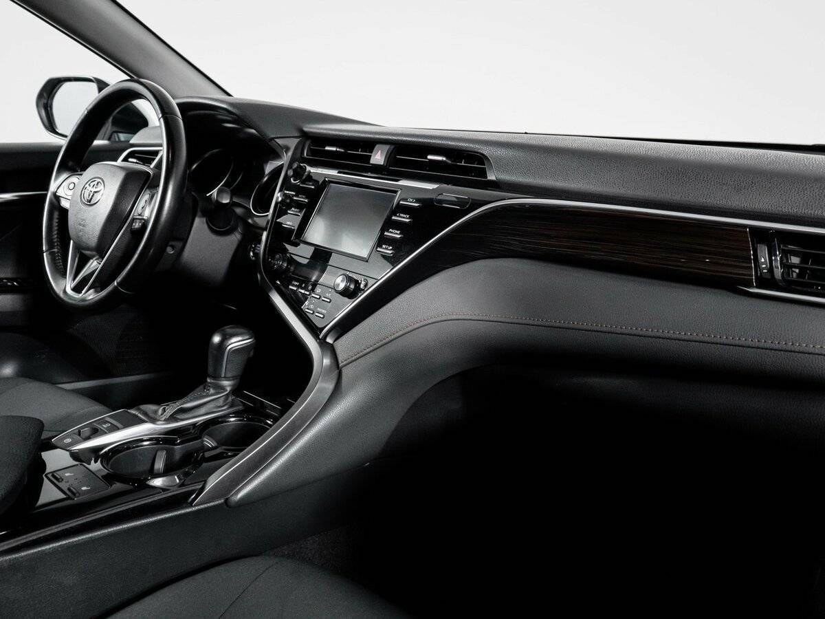Toyota Camry с пробегом — 2019 год. Фото: #8