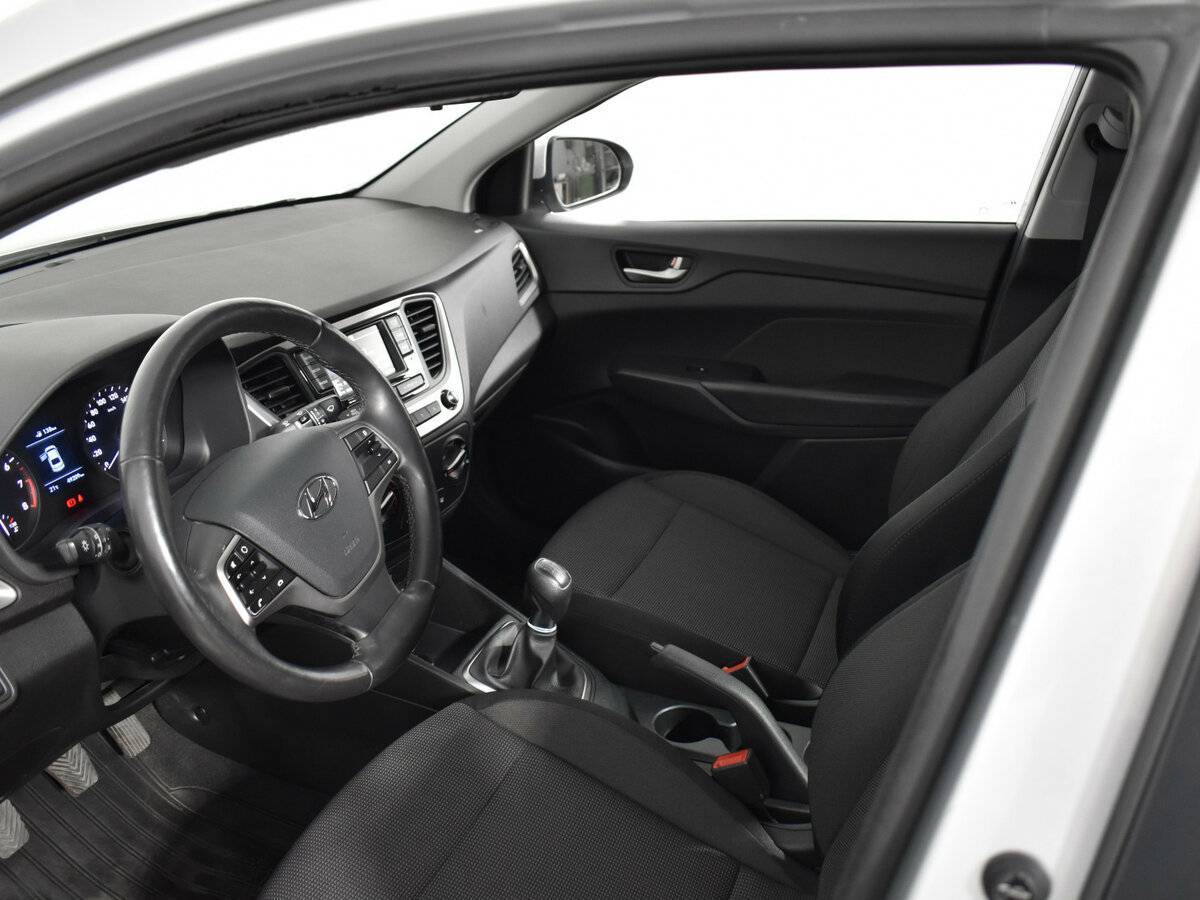 Hyundai Solaris с пробегом — 2017 год. Фото: #8