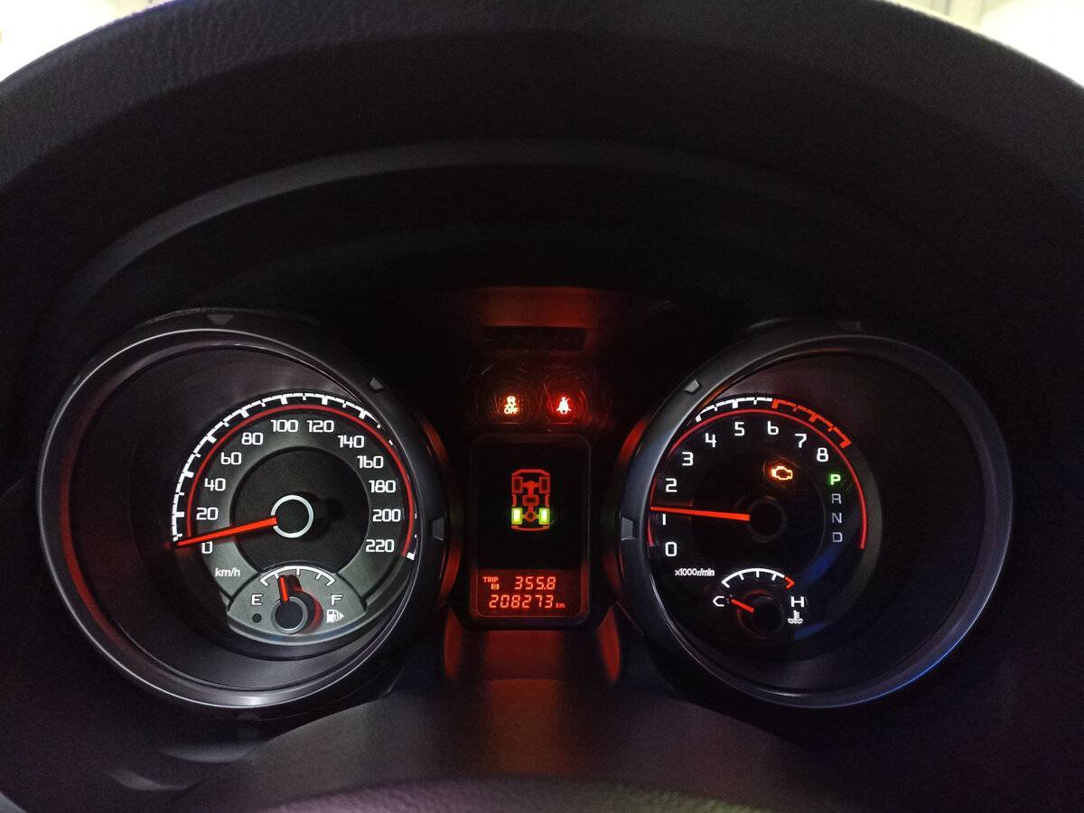 Mitsubishi Pajero с пробегом — 2012 год. Фото: #12