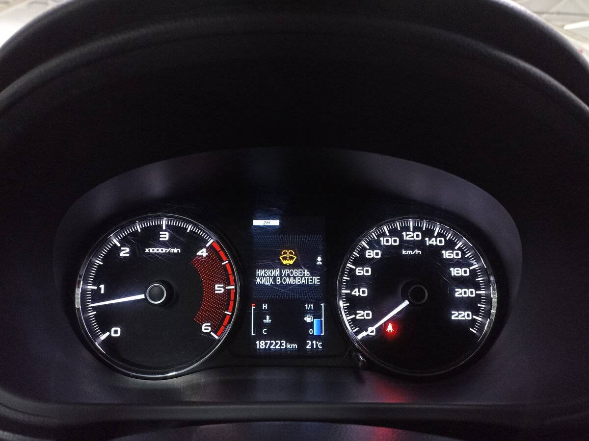 Mitsubishi Pajero Sport с пробегом — 2018 год. Фото: #12