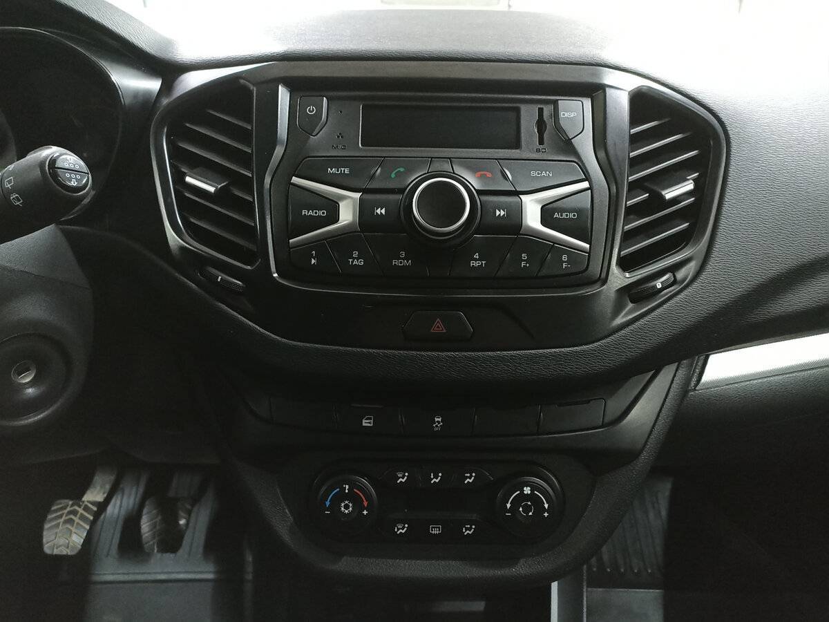 Lada (ВАЗ) Vesta с пробегом — 2020 год. Фото: #14