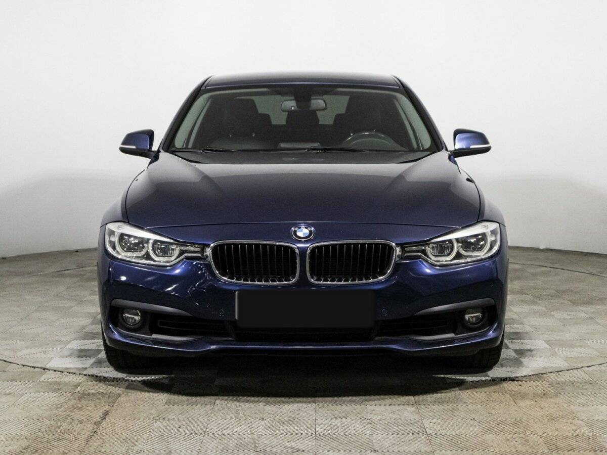 BMW 3 серии с пробегом — 2018 год. Фото: #1
