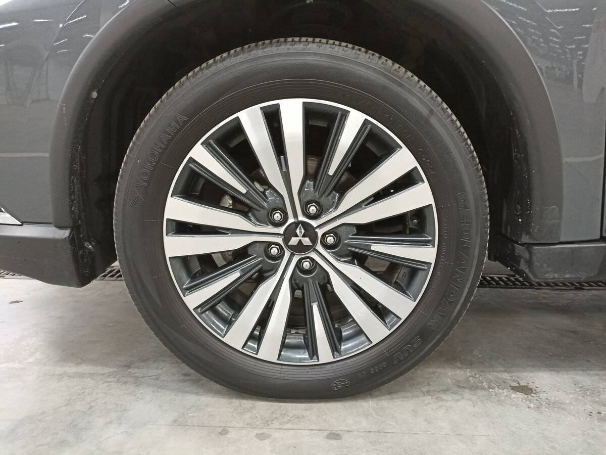 Mitsubishi Outlander с пробегом — 2020 год. Фото: #17