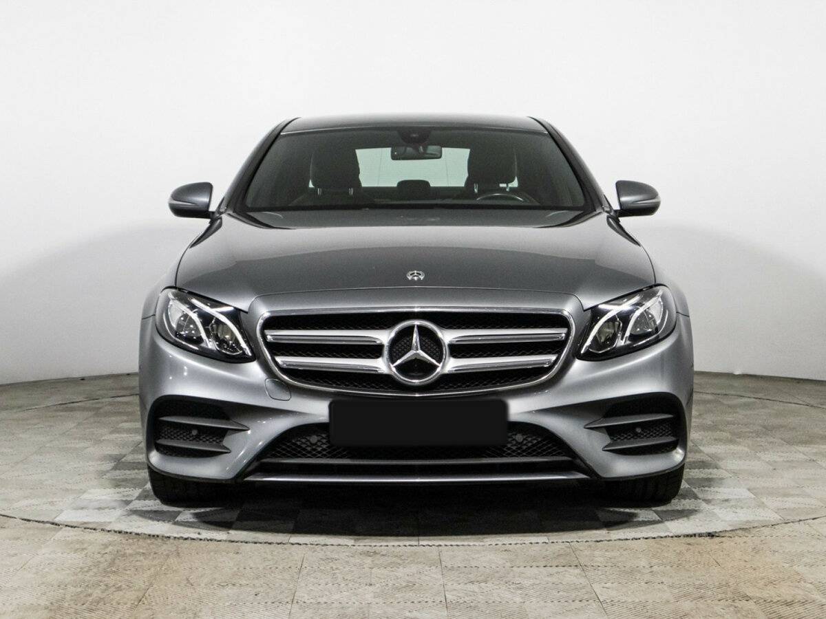 Mercedes-Benz E-Класс с пробегом — 2018 год. Фото: #1