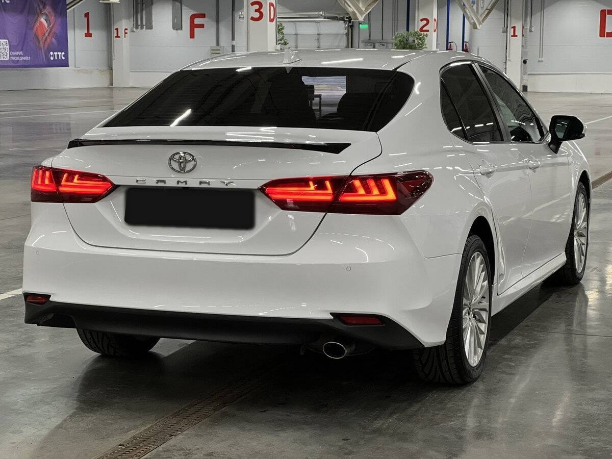 Toyota Camry с пробегом — 2018 год. Фото: #20