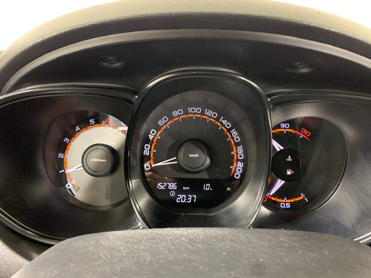 Lada (ВАЗ) Vesta с пробегом — 2018 год. Фото: #13