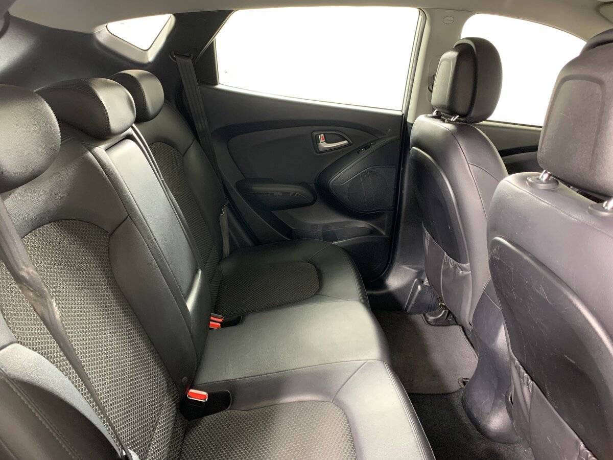 Hyundai ix35 с пробегом — 2012 год. Фото: #16