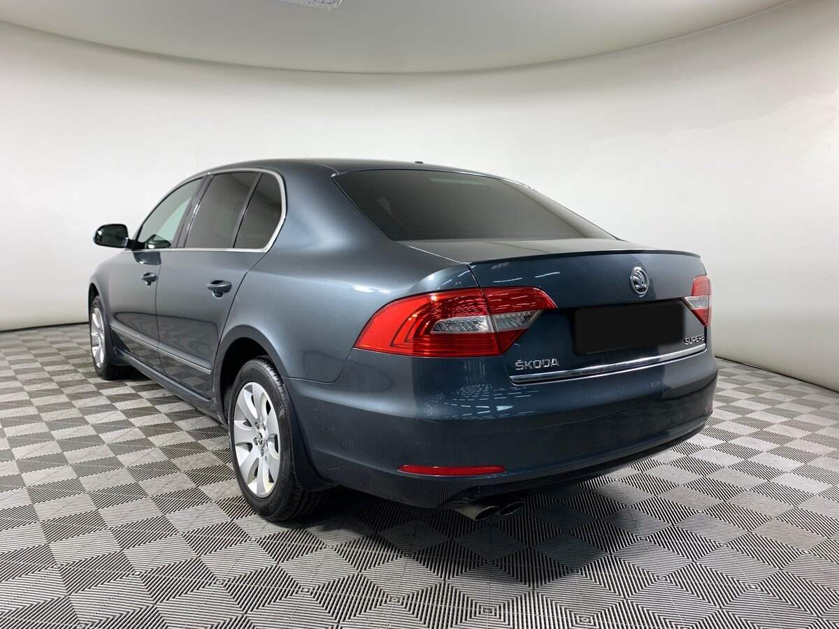 Skoda Superb с пробегом — 2014 год. Фото: #7