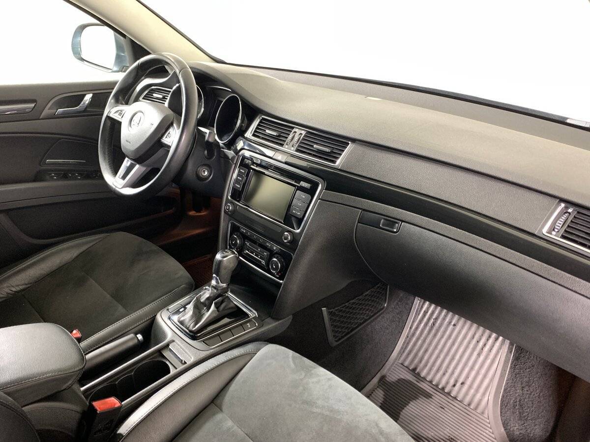 Skoda Superb с пробегом — 2014 год. Фото: #12