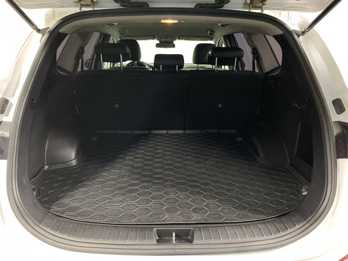 Hyundai Santa Fe с пробегом — 2019 год. Фото: #18