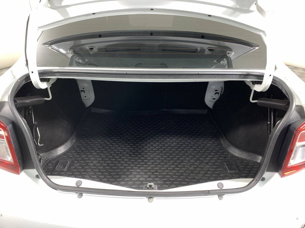 Renault Logan с пробегом — 2017 год. Фото: #18