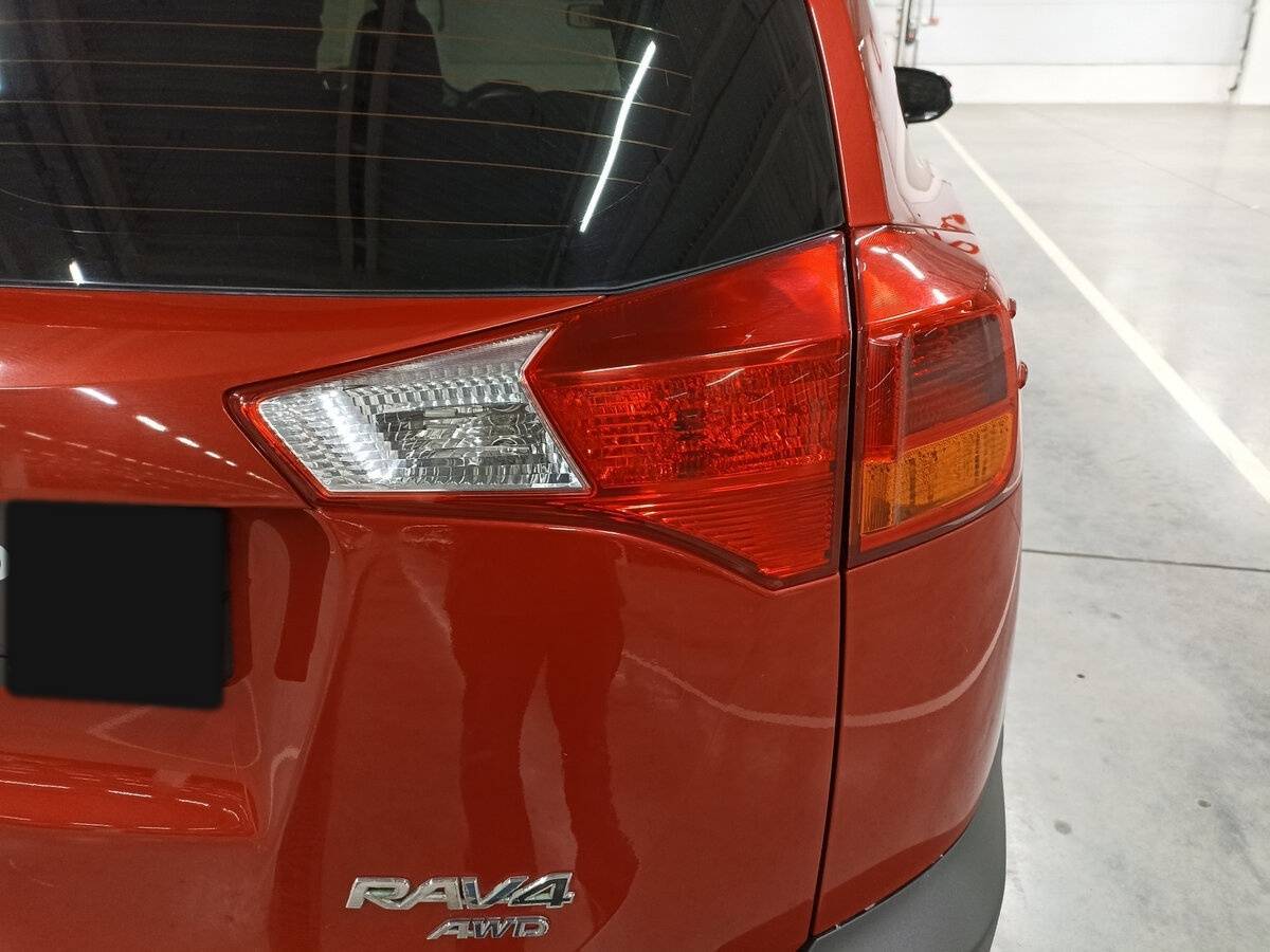 Toyota RAV4 с пробегом — 2014 год. Фото: #8