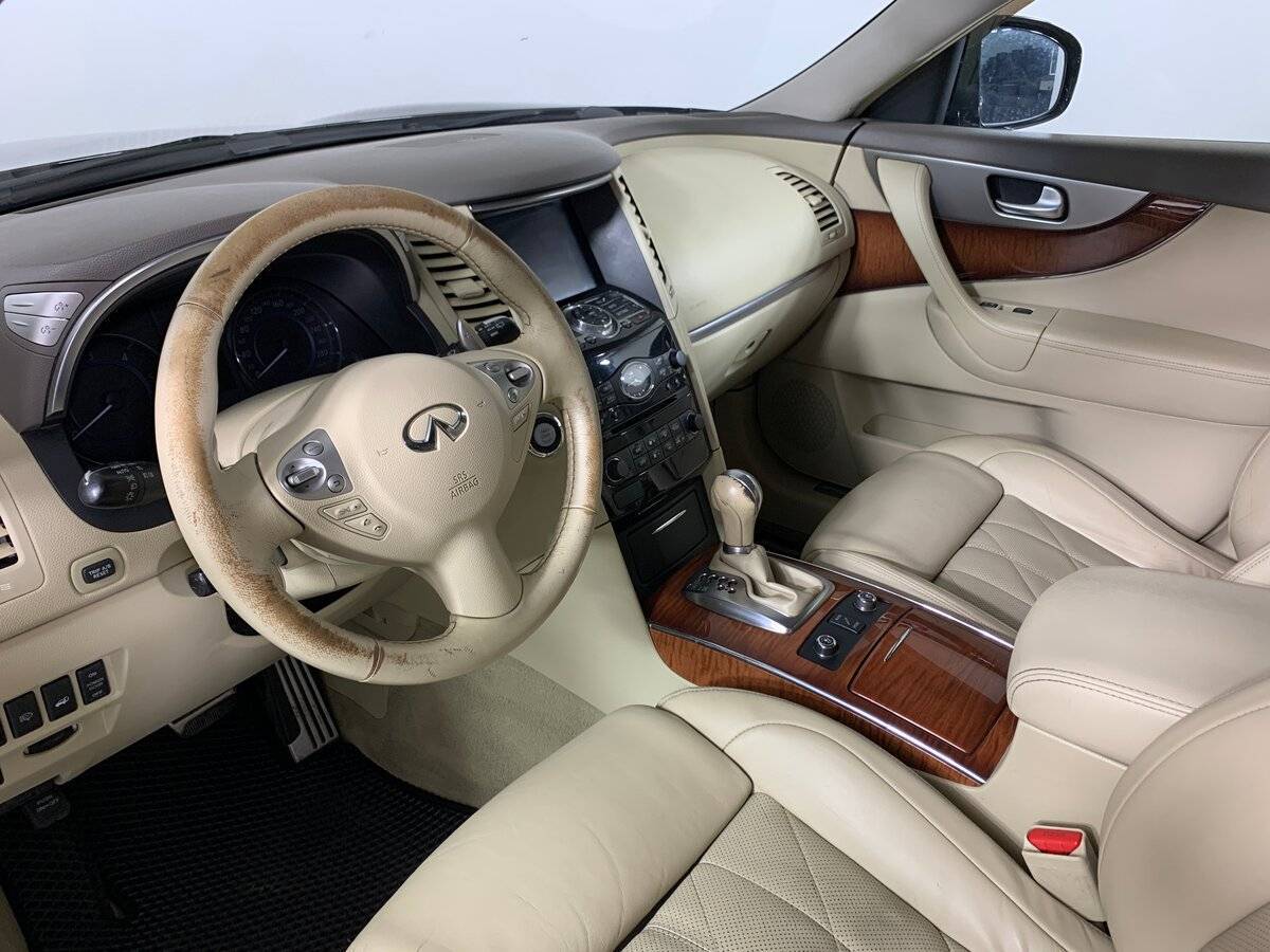 Infiniti FX с пробегом — 2012 год. Фото: #10