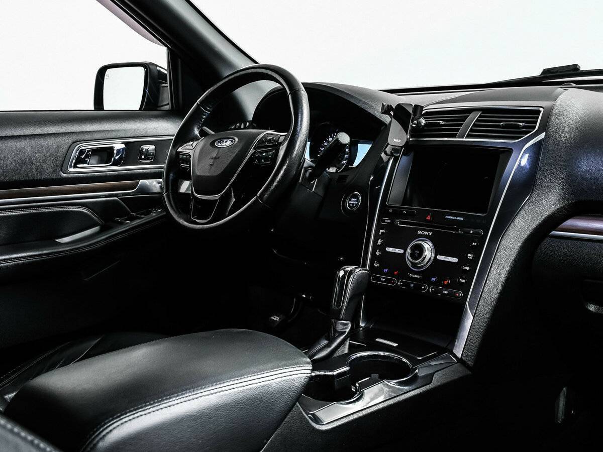 Ford Explorer с пробегом — 2018 год. Фото: #8