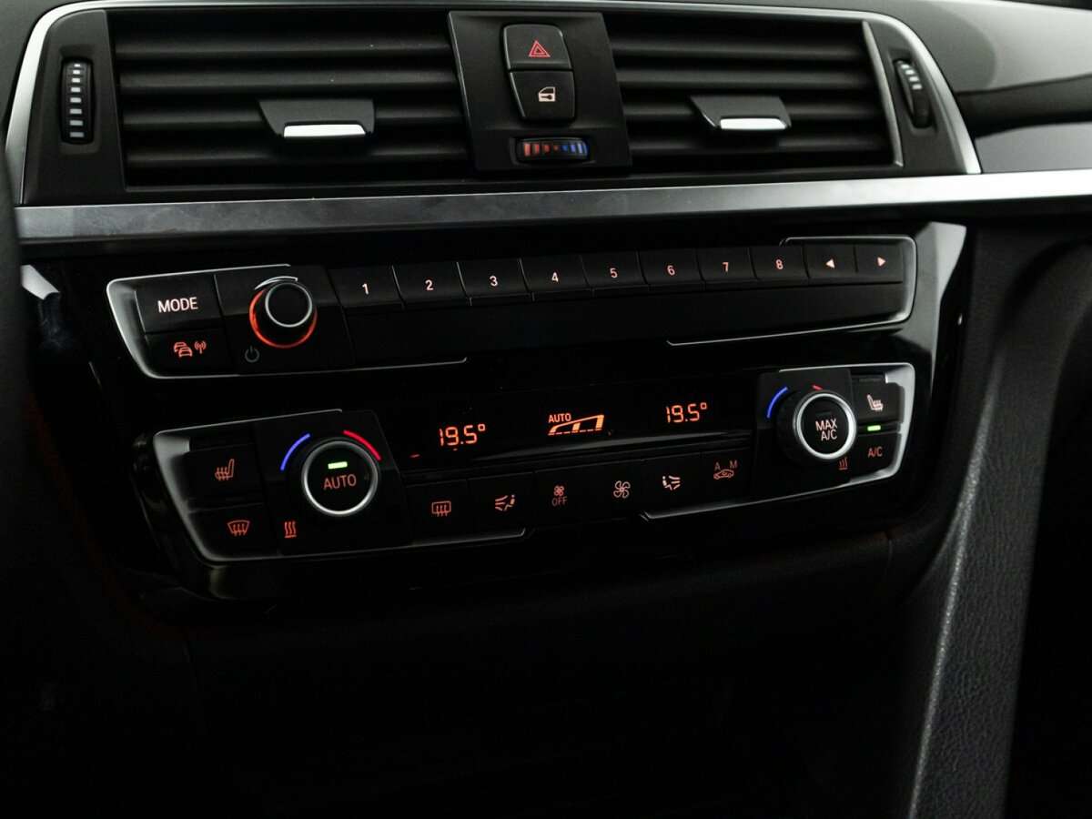 BMW 3 серии с пробегом — 2017 год. Фото: #15