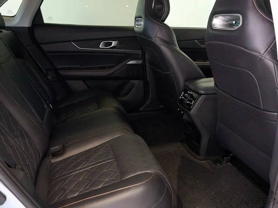 Changan UNI-K с пробегом — 2022 год. Фото: #17