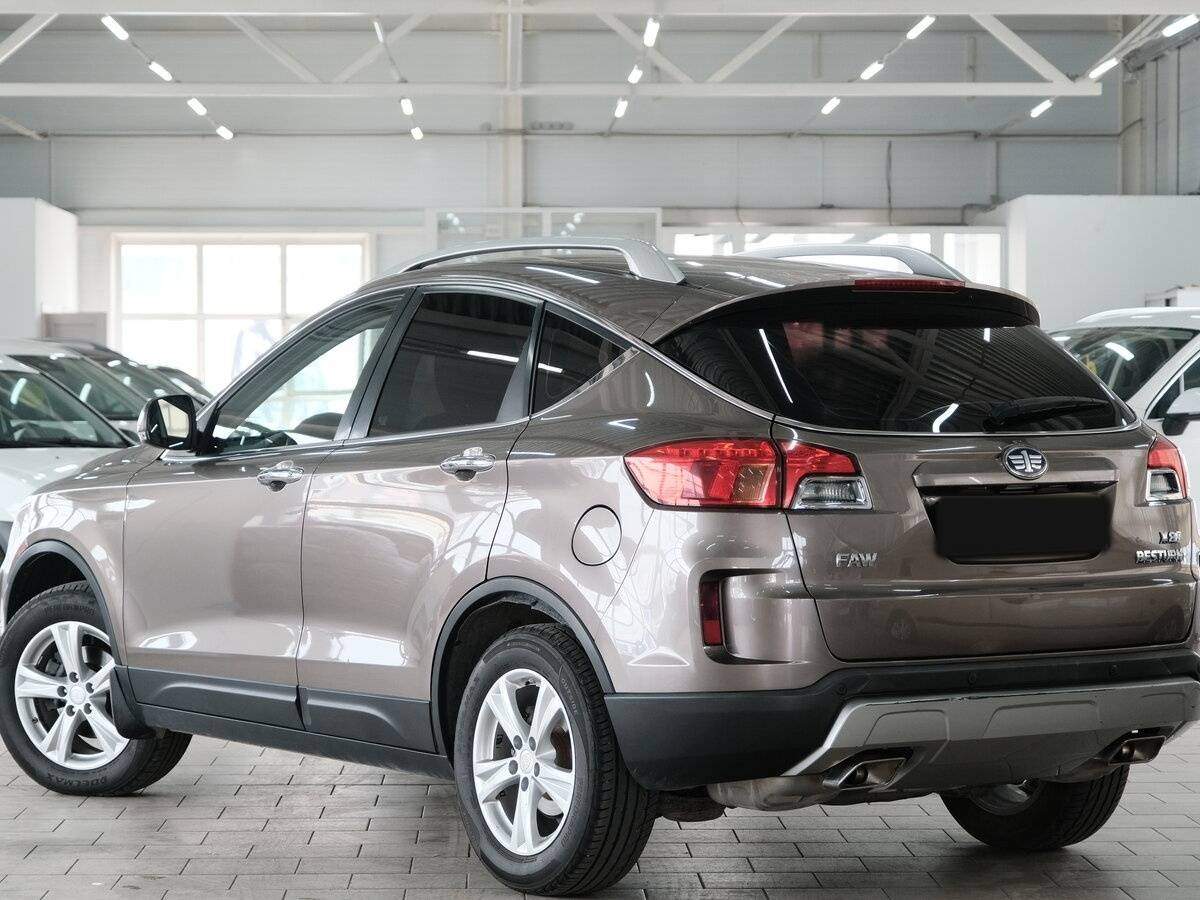 FAW Besturn X80 с пробегом — 2017 год. Фото: #1