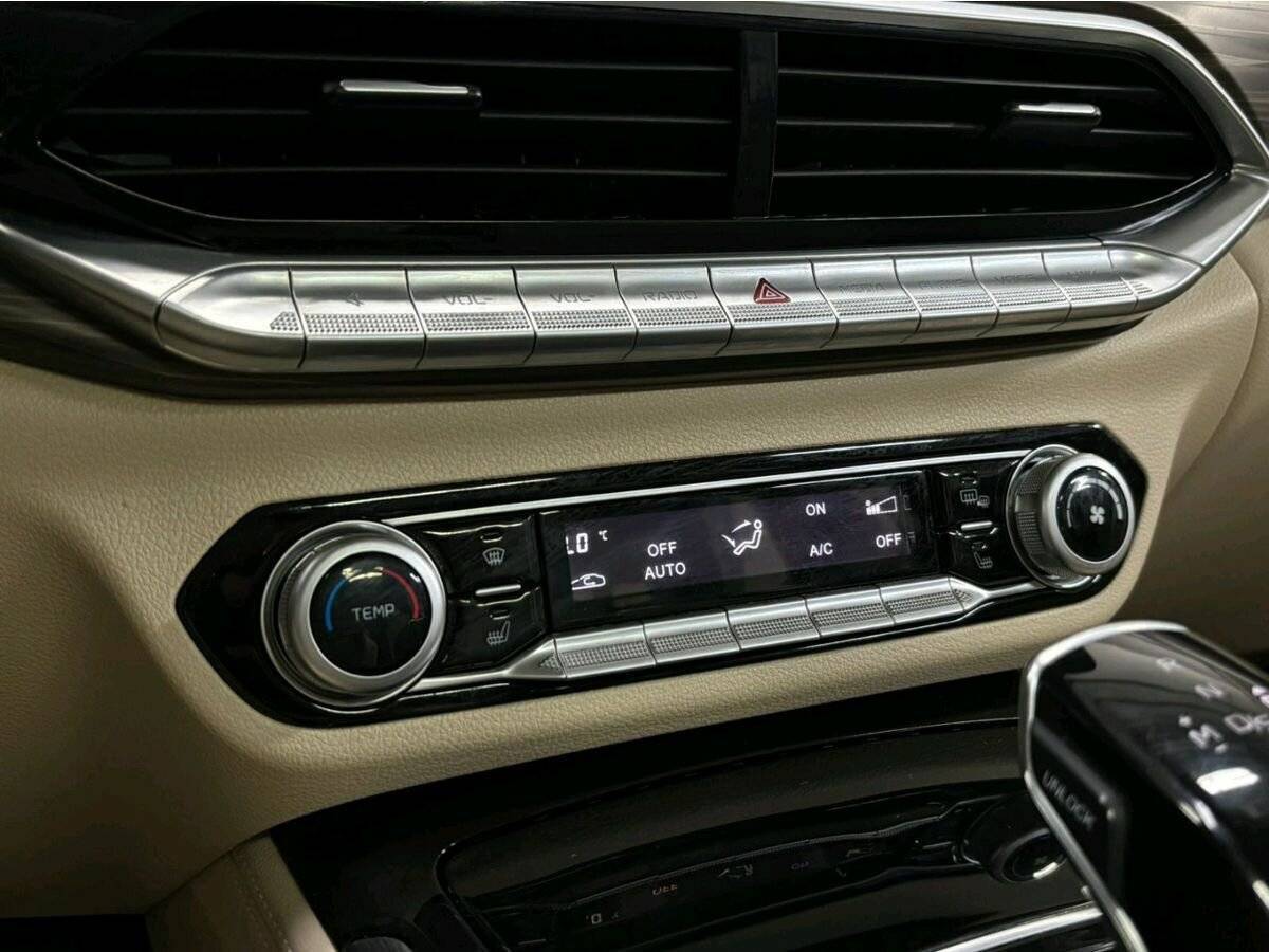 FAW Bestune T77 с пробегом — 2023 год. Фото: #14