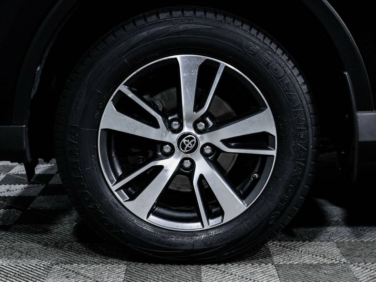 Toyota RAV4 с пробегом — 2017 год. Фото: #14