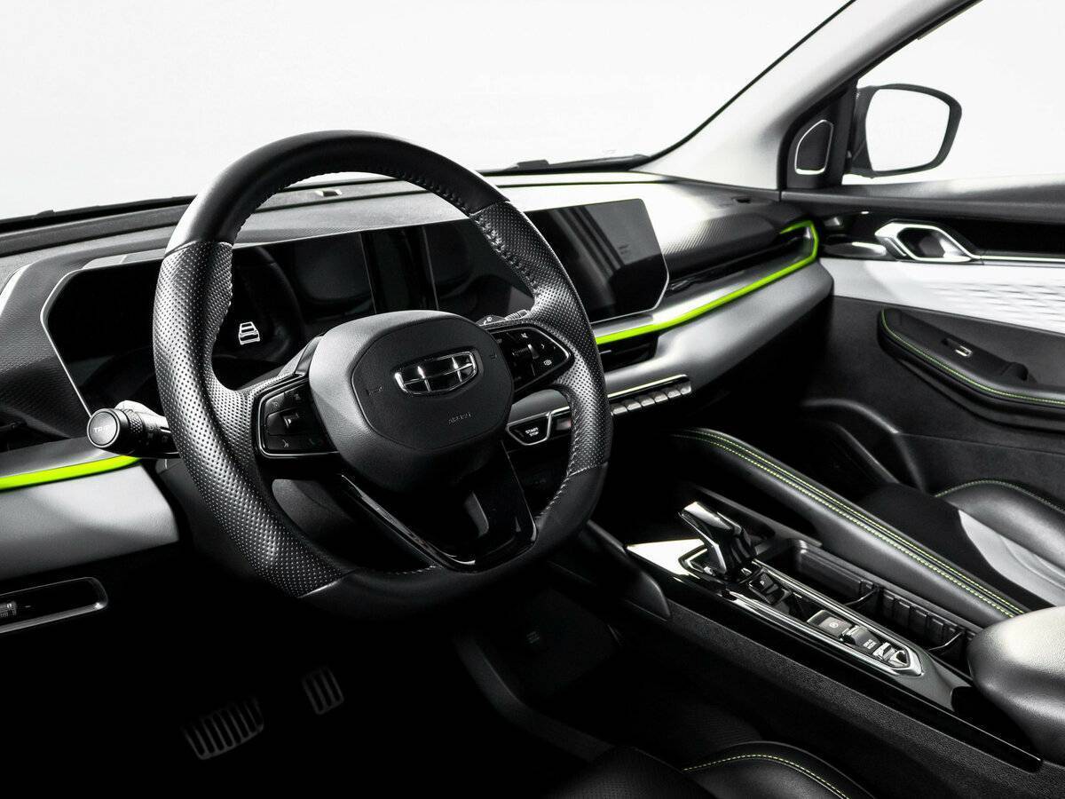 Geely Coolray с пробегом — 2023 год. Фото: #13