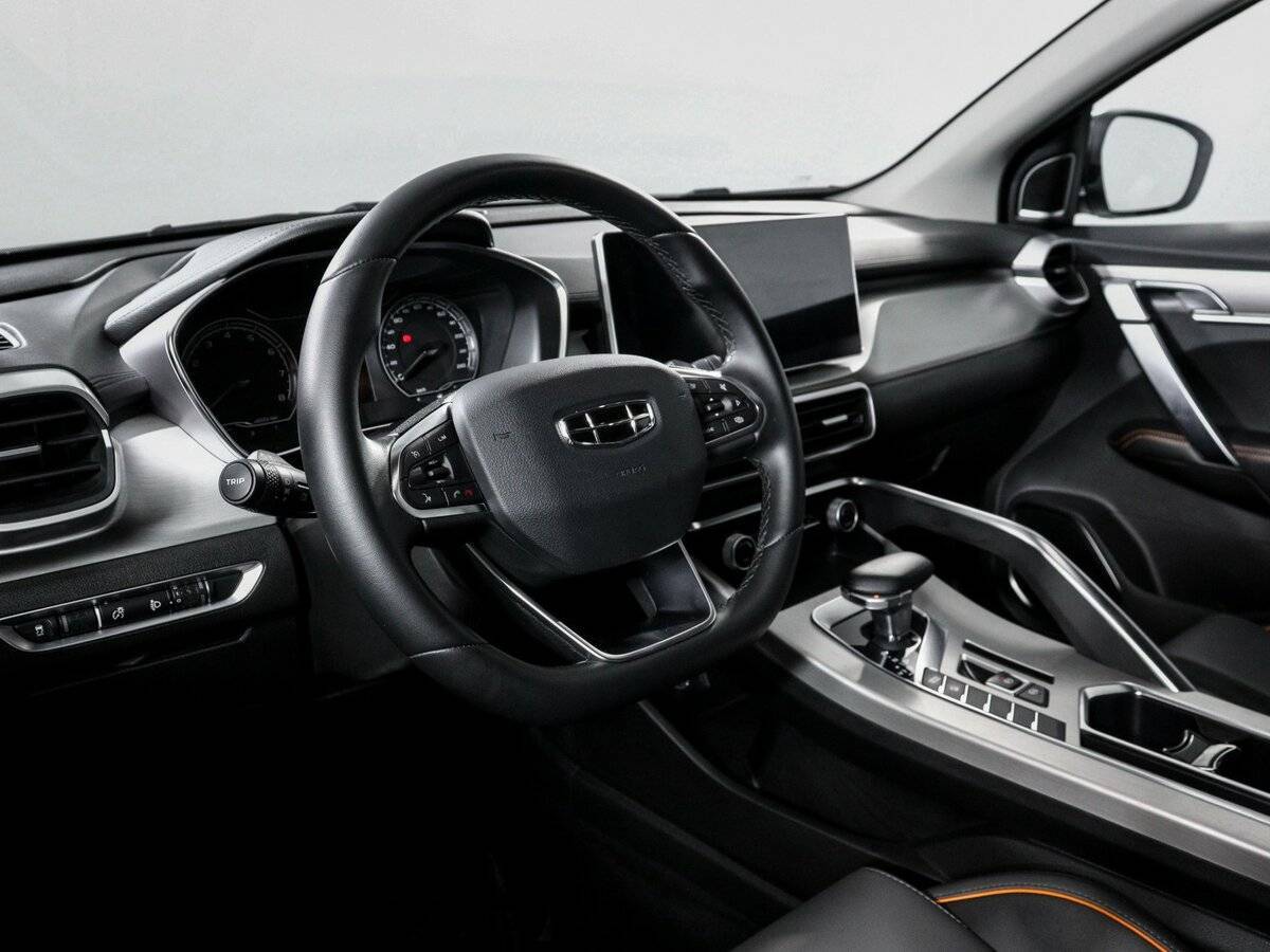 Geely Coolray с пробегом — 2023 год. Фото: #13