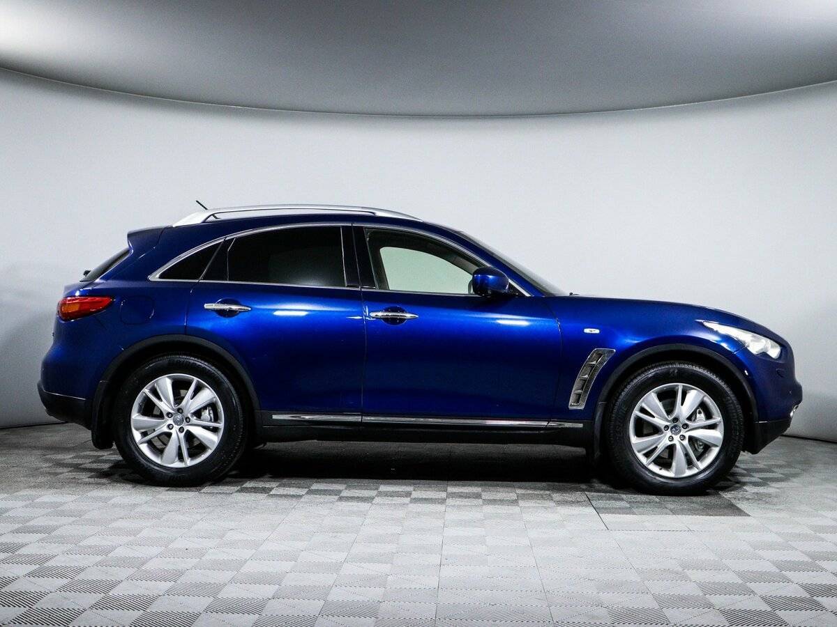 Infiniti FX с пробегом — 2012 год. Фото: #3