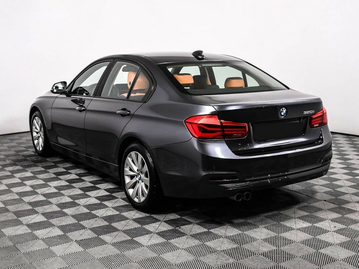 BMW 3 серии с пробегом — 2017 год. Фото: #6