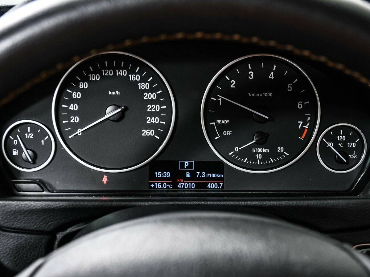 BMW 3 серии с пробегом — 2017 год. Фото: #9