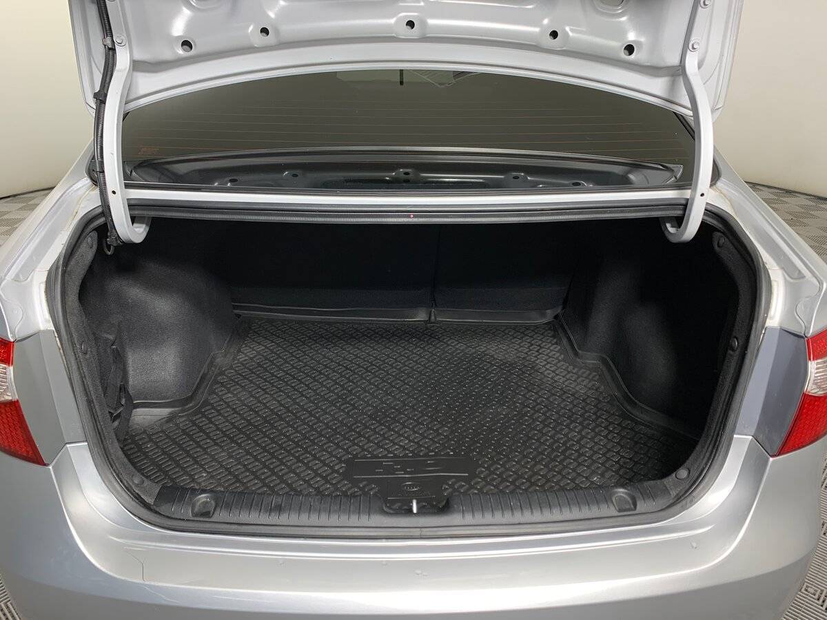 Kia Rio с пробегом — 2013 год. Фото: #18