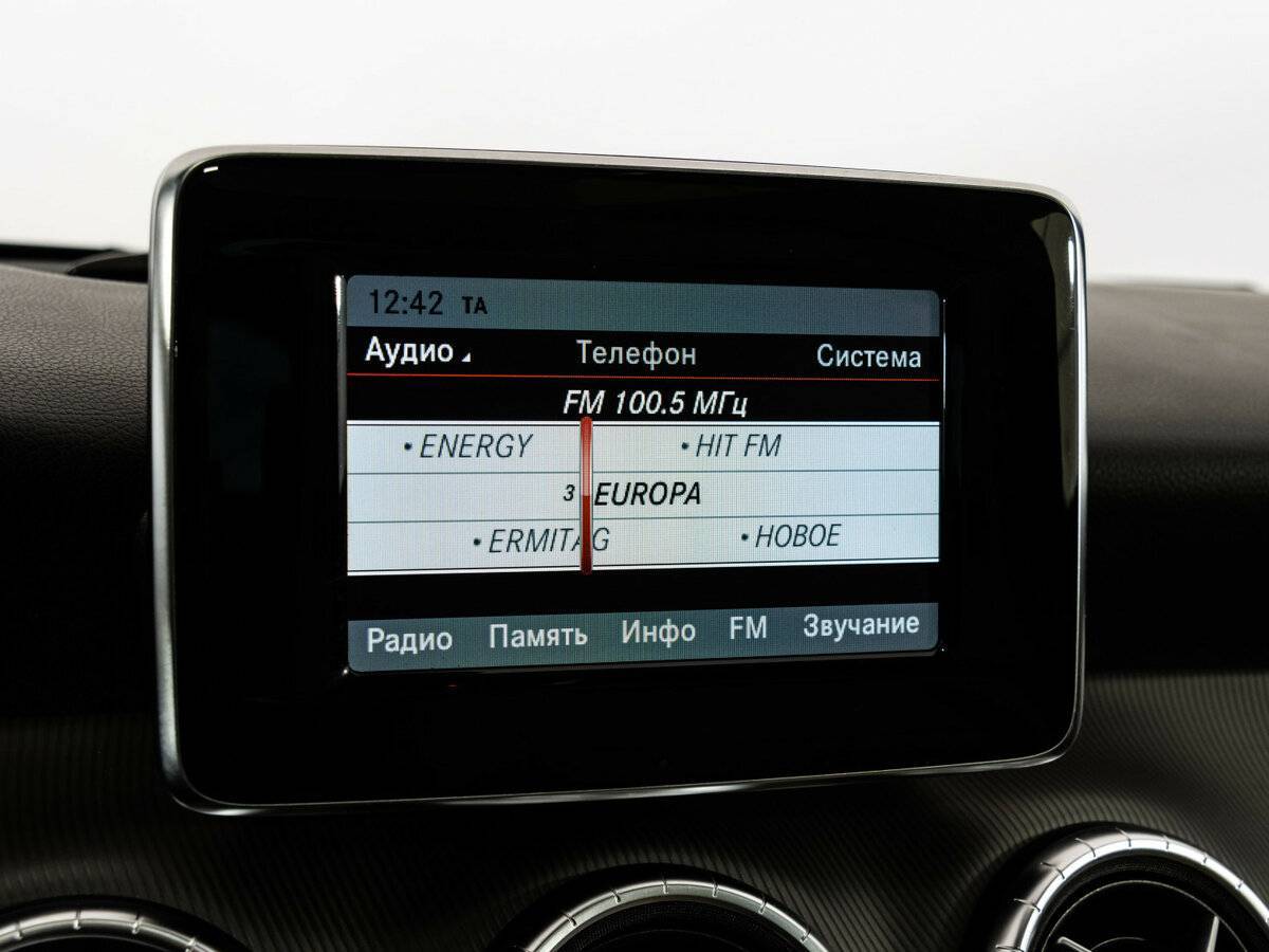 Mercedes-Benz CLA с пробегом — 2013 год. Фото: #15