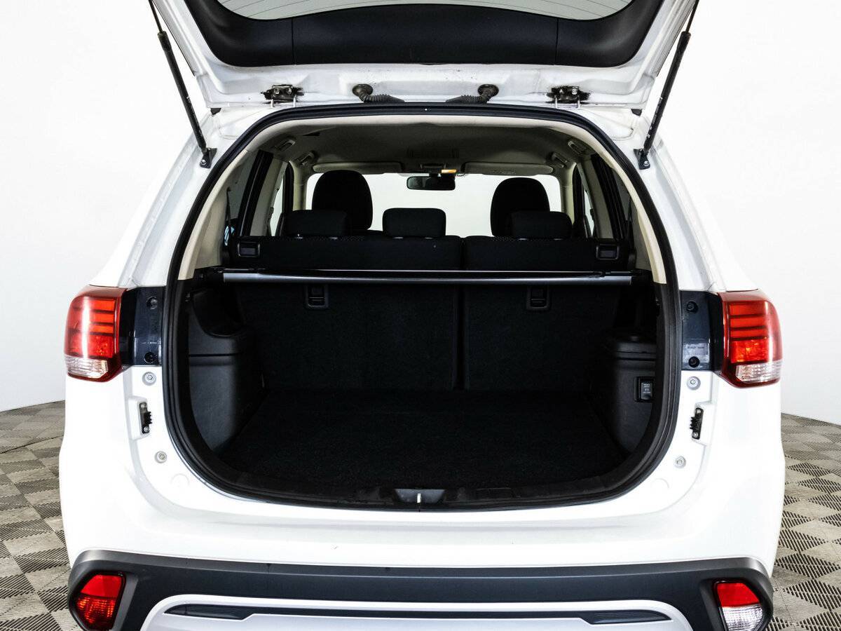Mitsubishi Outlander с пробегом — 2019 год. Фото: #15