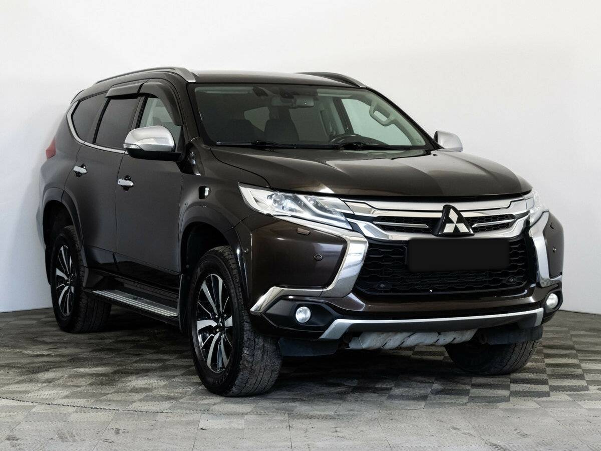 Mitsubishi Pajero Sport с пробегом — 2019 год. Фото: #3