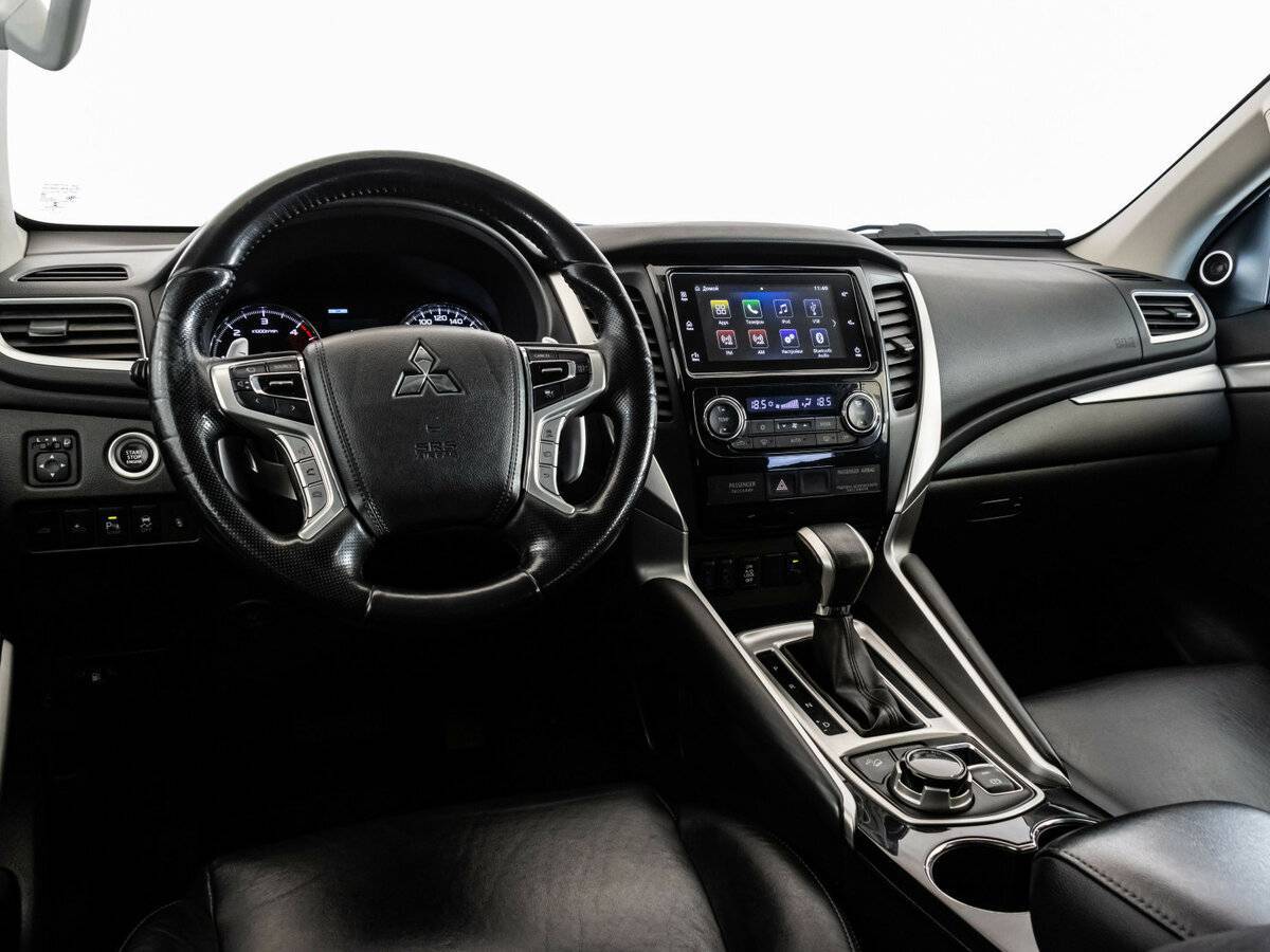 Mitsubishi Pajero Sport с пробегом — 2019 год. Фото: #11