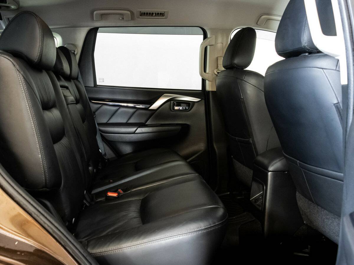 Mitsubishi Pajero Sport с пробегом — 2019 год. Фото: #20