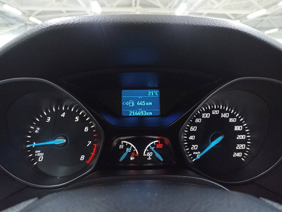 Ford Focus с пробегом — 2012 год. Фото: #12