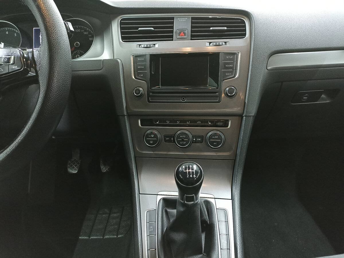 Volkswagen Golf с пробегом — 2013 год. Фото: #14