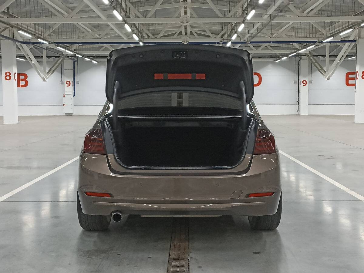 BMW 3 серии с пробегом — 2013 год. Фото: #9