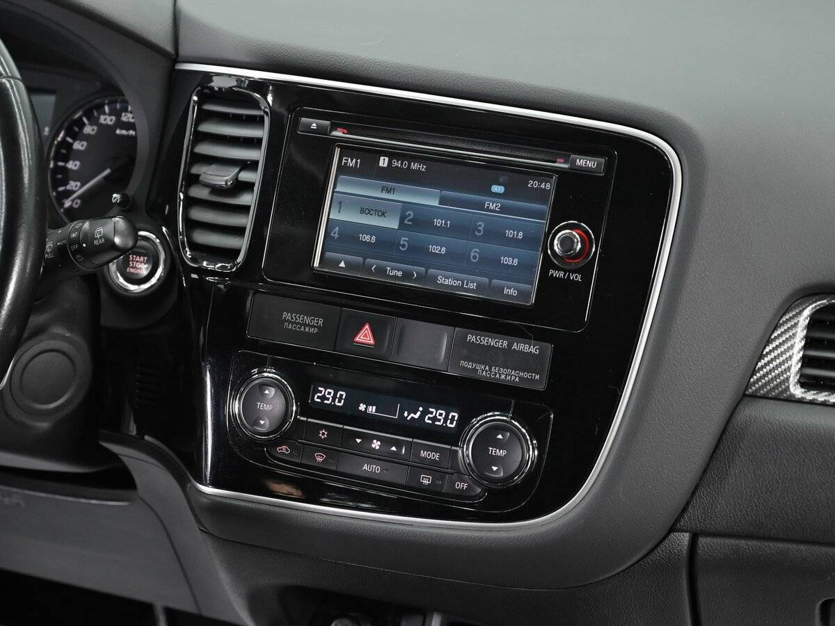 Mitsubishi Outlander с пробегом — 2014 год. Фото: #9