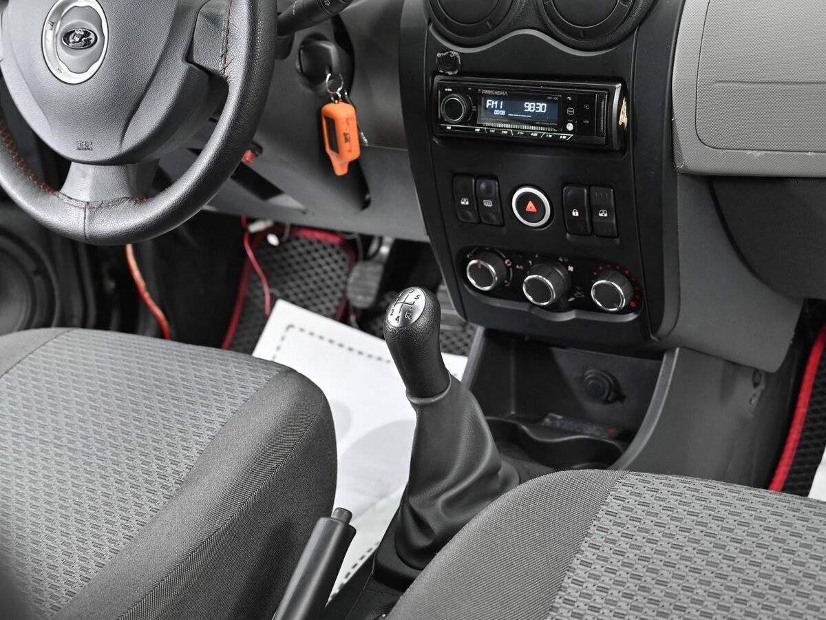 Lada (ВАЗ) Largus с пробегом — 2015 год. Фото: #8