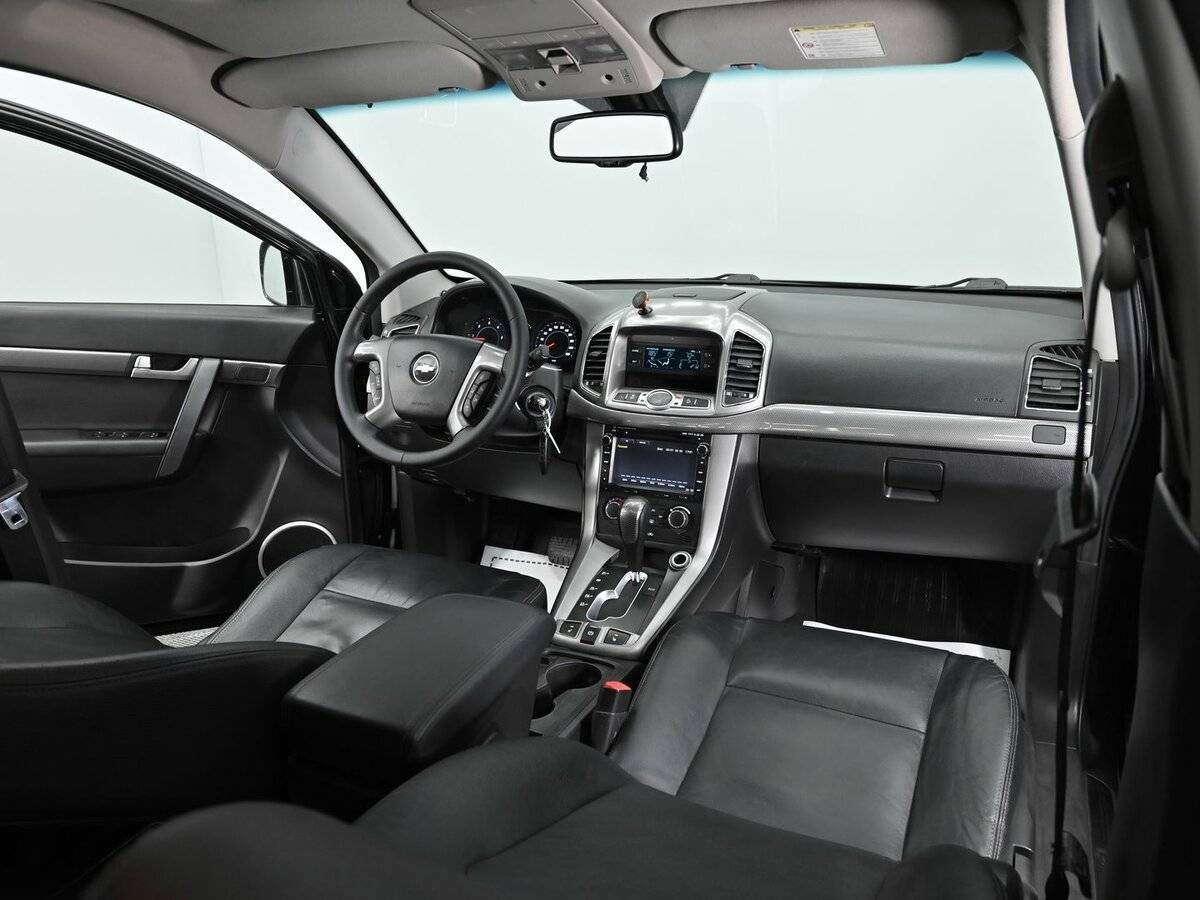 Chevrolet Captiva с пробегом — 2012 год. Фото: #12