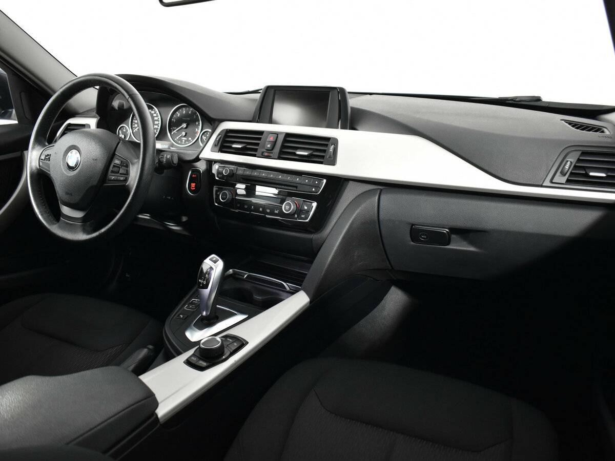 BMW 3 серии с пробегом — 2015 год. Фото: #9