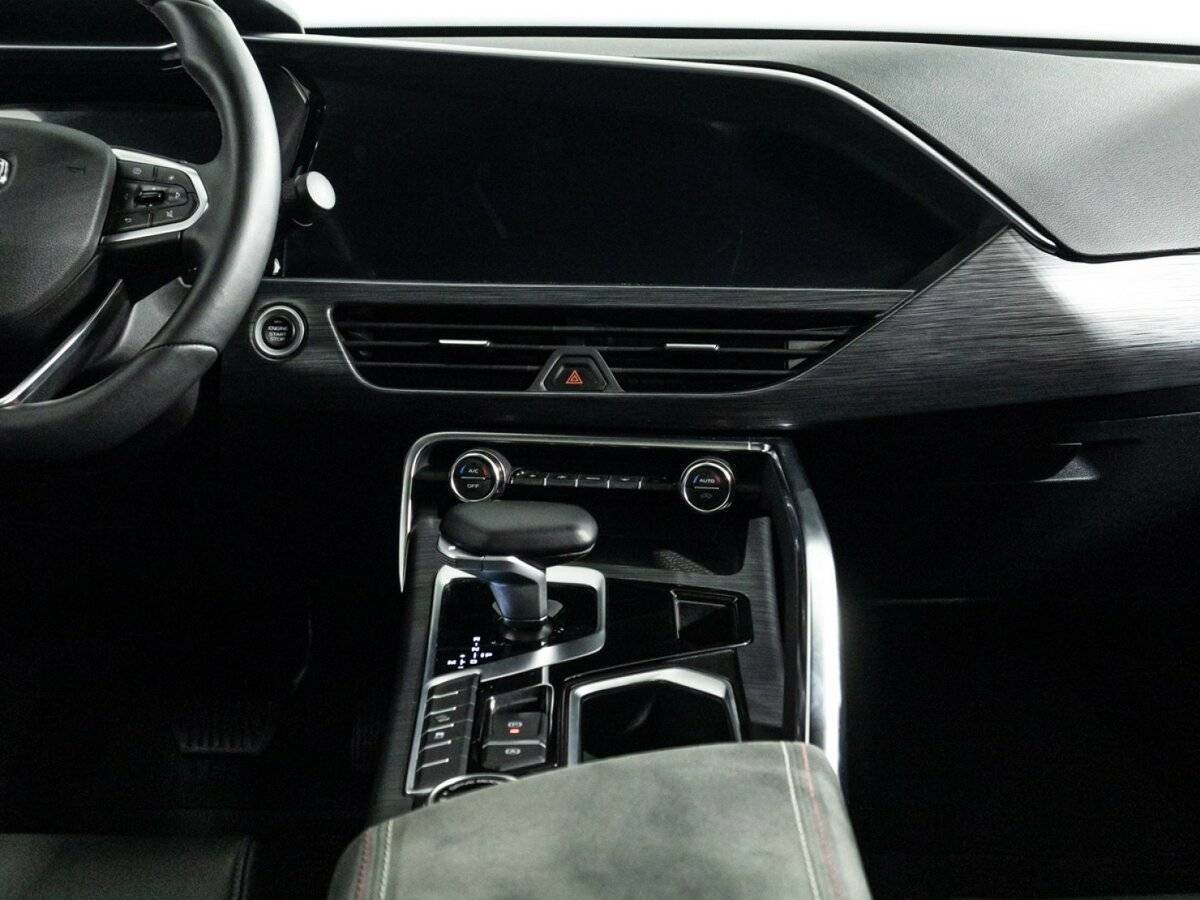 Geely Tugella с пробегом — 2023 год. Фото: #13