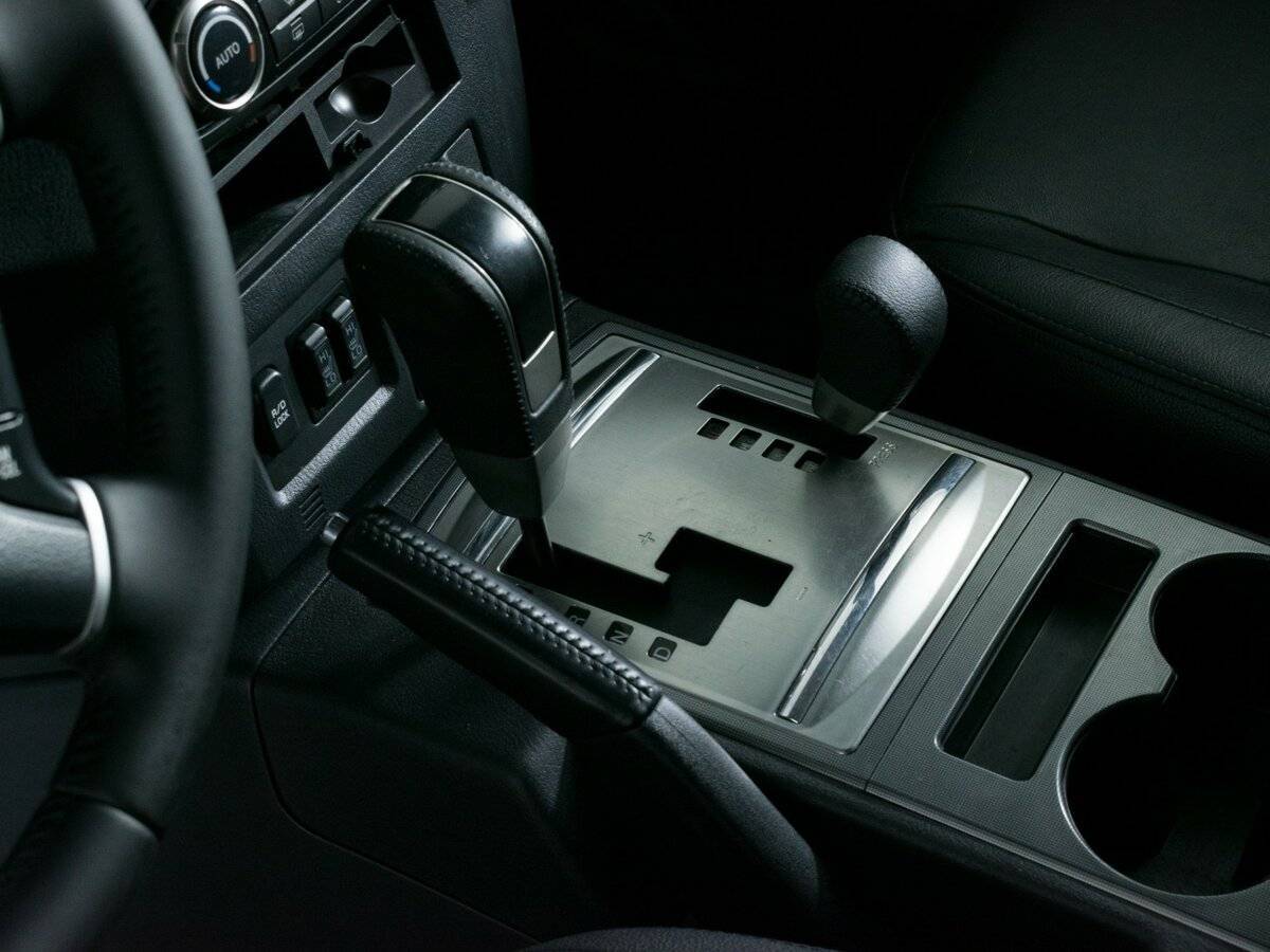 Mitsubishi Pajero с пробегом — 2013 год. Фото: #14