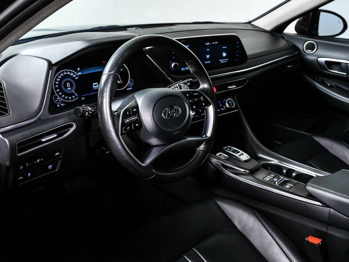 Hyundai Sonata с пробегом — 2021 год. Фото: #11