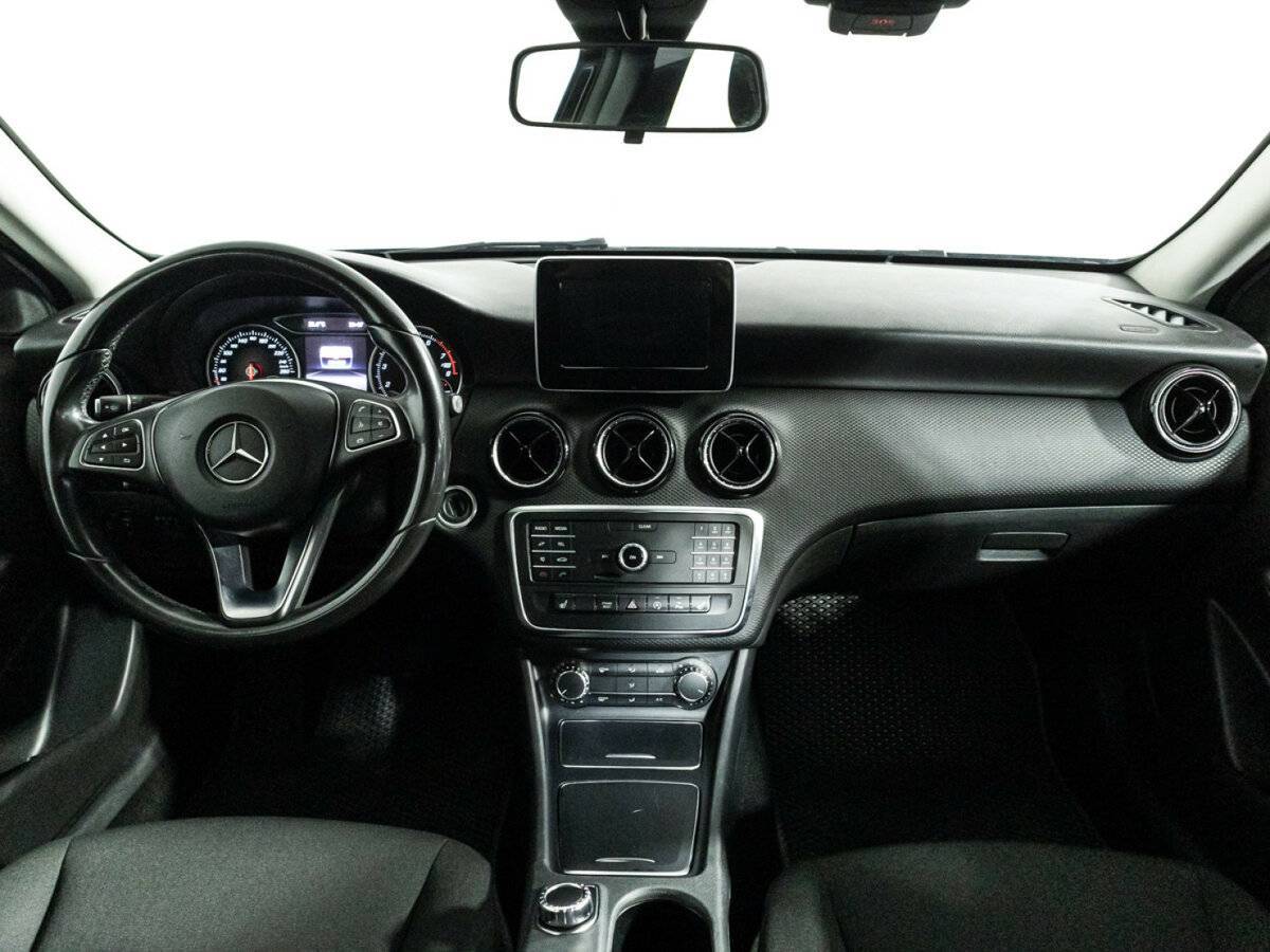 Mercedes-Benz A-Класс с пробегом — 2017 год. Фото: #12