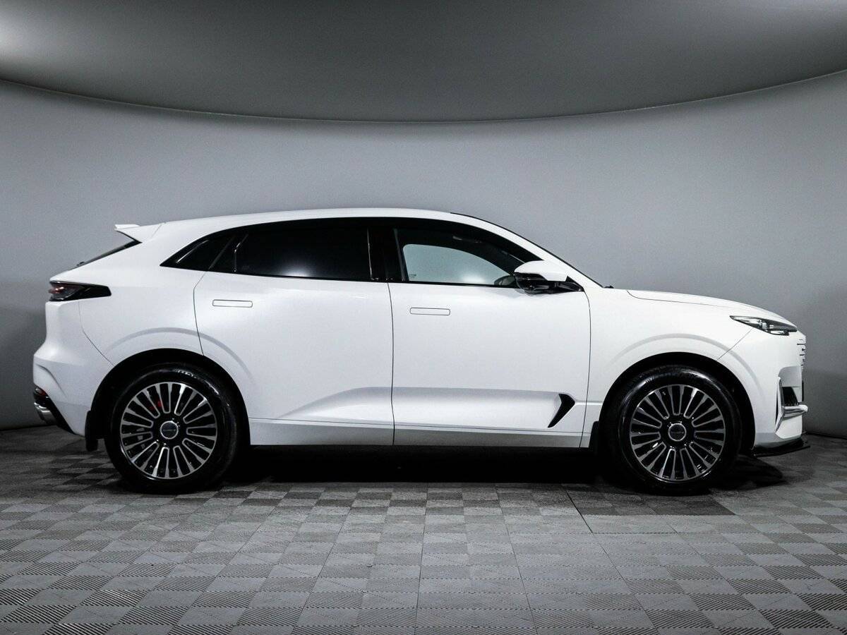 Changan UNI-K с пробегом — 2023 год. Фото: #3